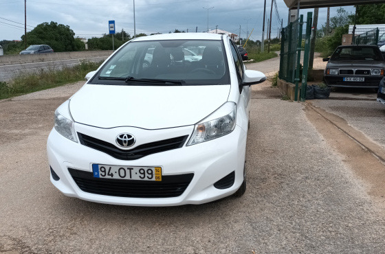 Toyota Yaris 1.0 - Auto D. Henrique - Com. de Veiculos